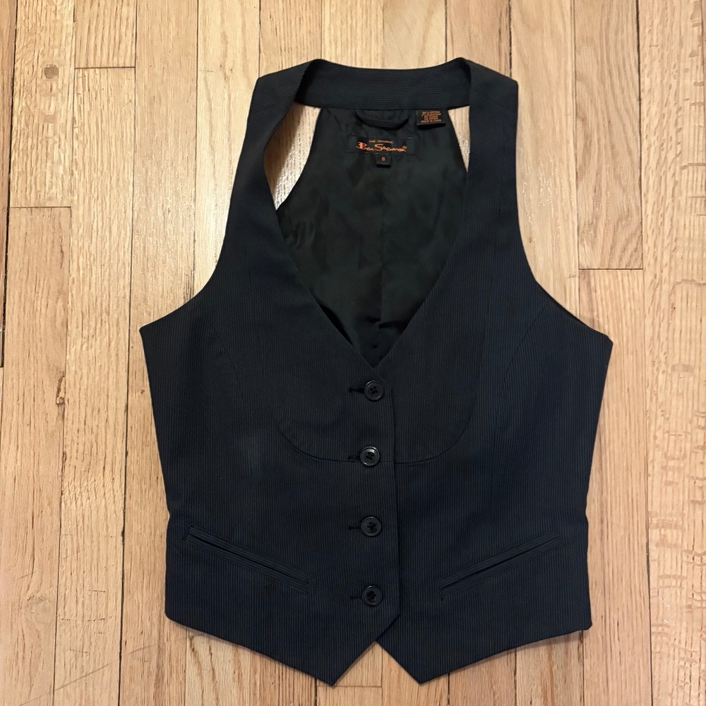 Ben Sherman vest size small, Black/grey microstripe